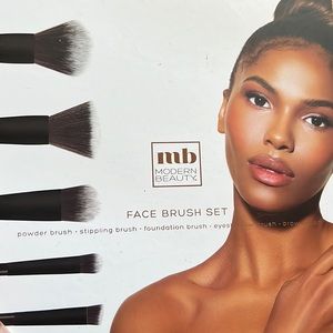 MB Beauty Brush Set
